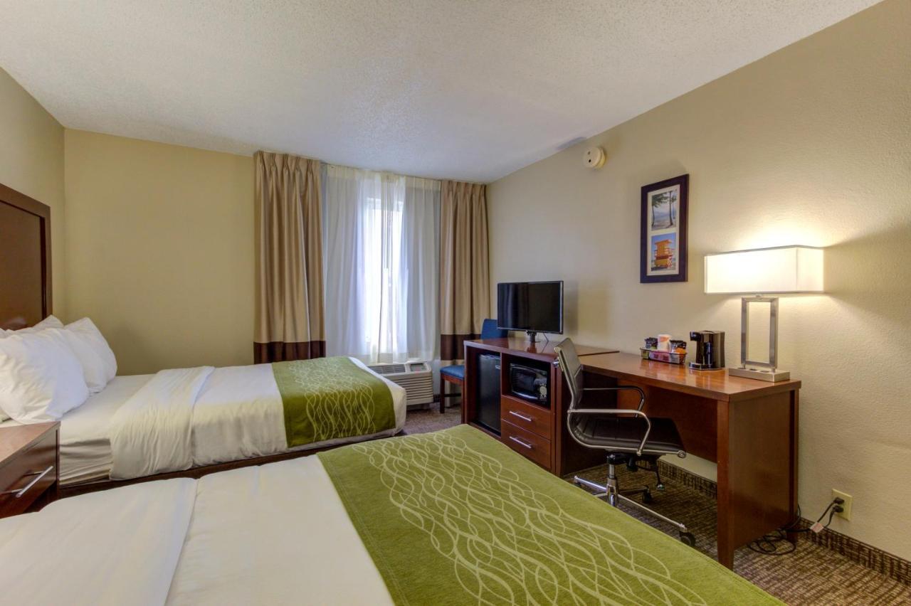 Comfort Inn St Petersburg North Екстериор снимка