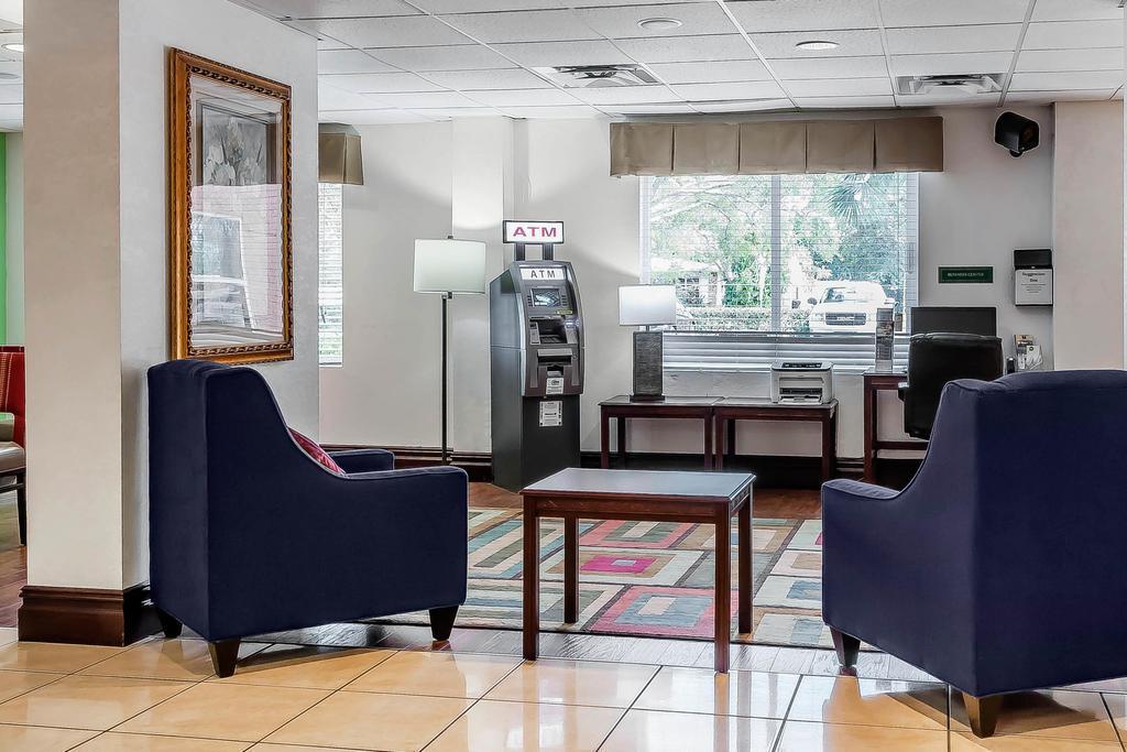 Comfort Inn St Petersburg North Екстериор снимка