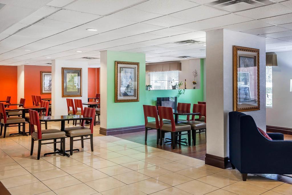 Comfort Inn St Petersburg North Екстериор снимка