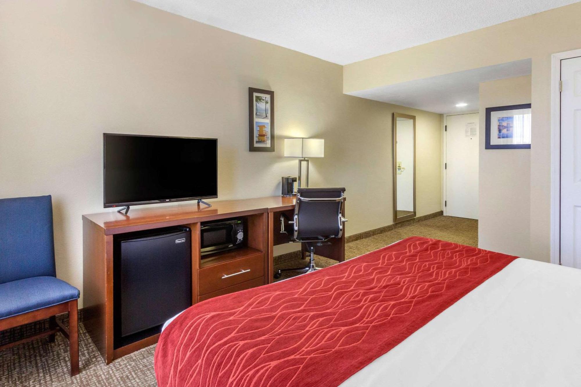 Comfort Inn St Petersburg North Екстериор снимка