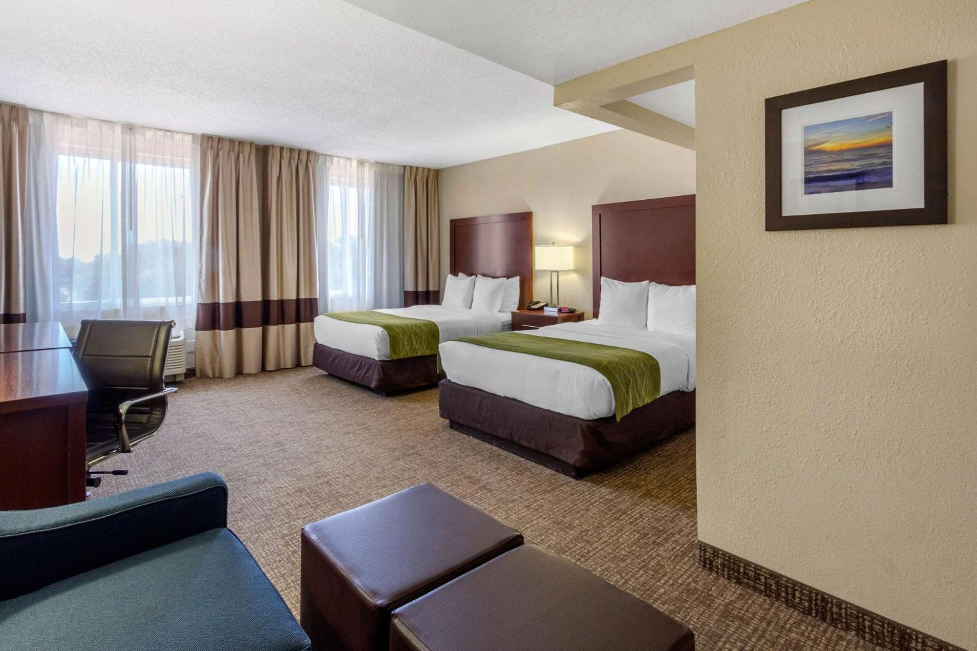 Comfort Inn St Petersburg North Екстериор снимка