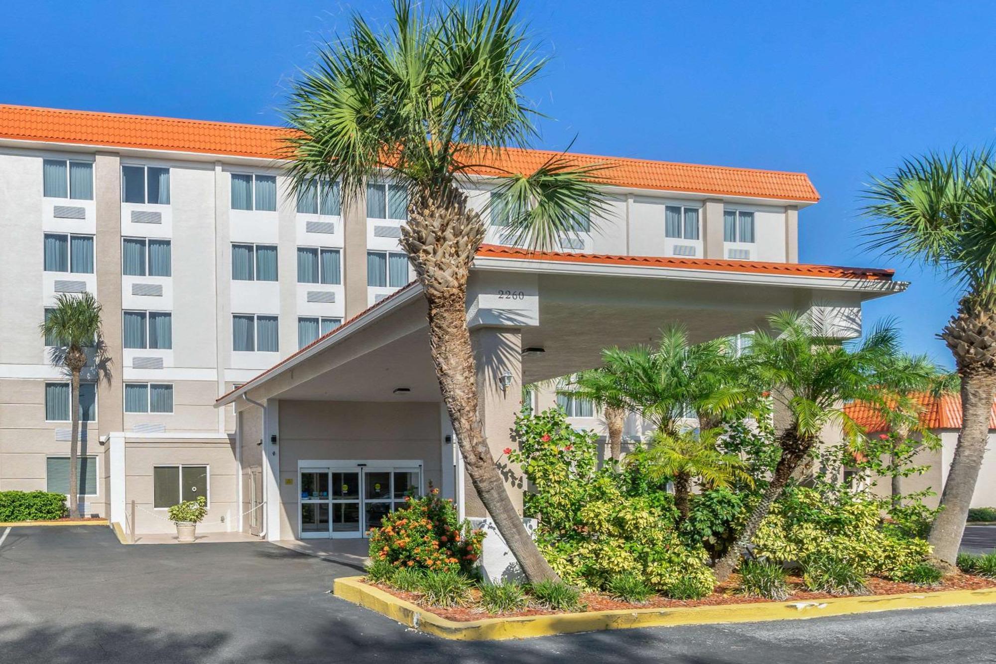 Comfort Inn St Petersburg North Екстериор снимка
