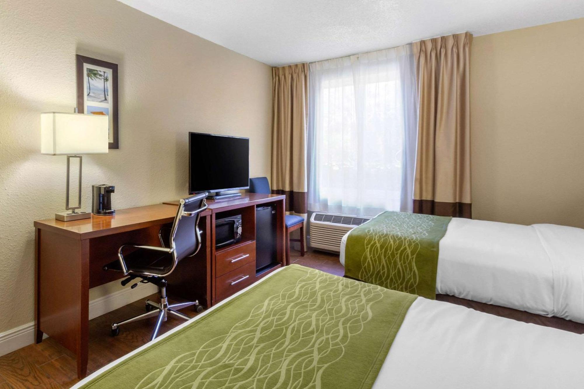 Comfort Inn St Petersburg North Екстериор снимка