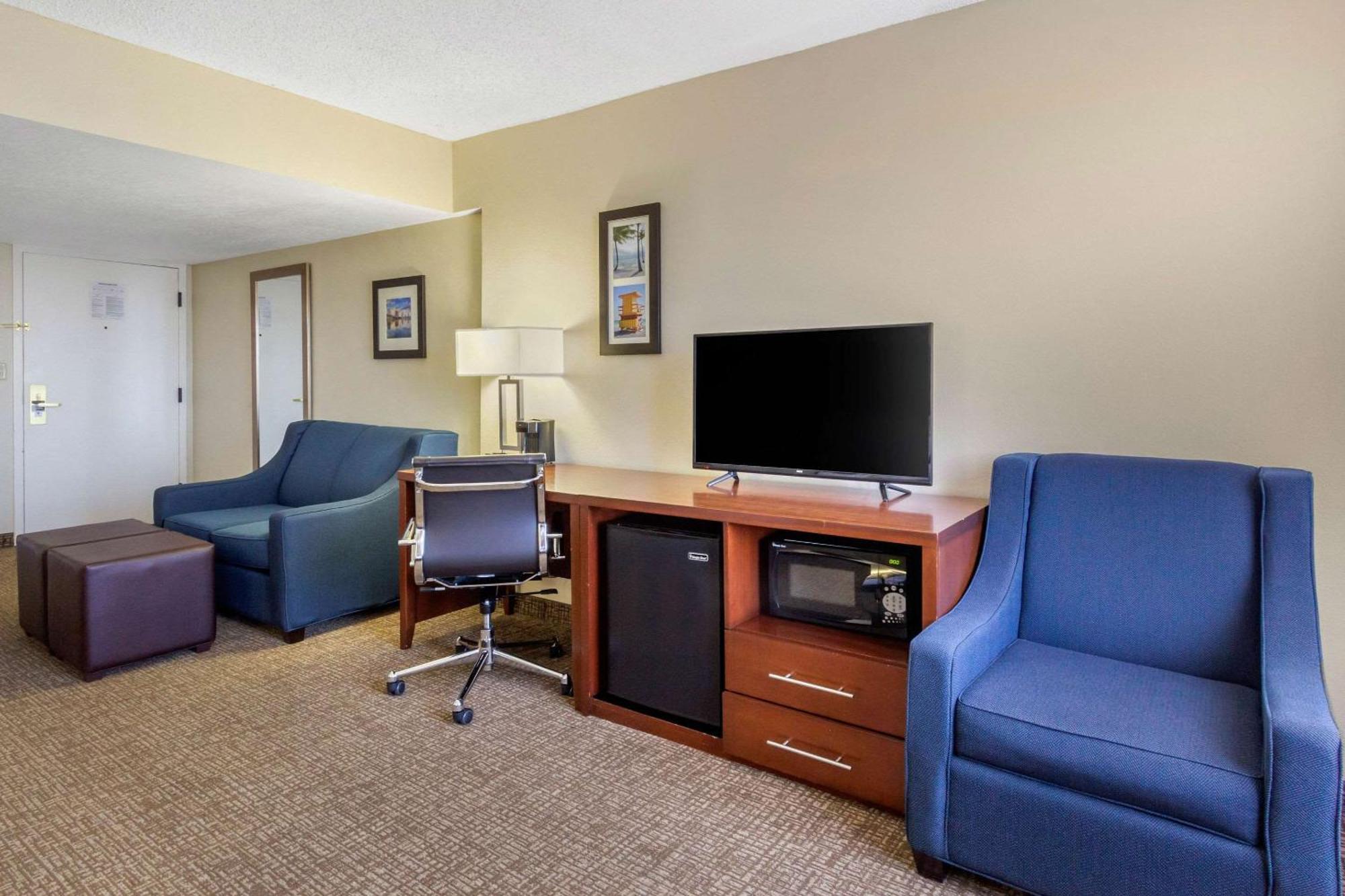 Comfort Inn St Petersburg North Екстериор снимка